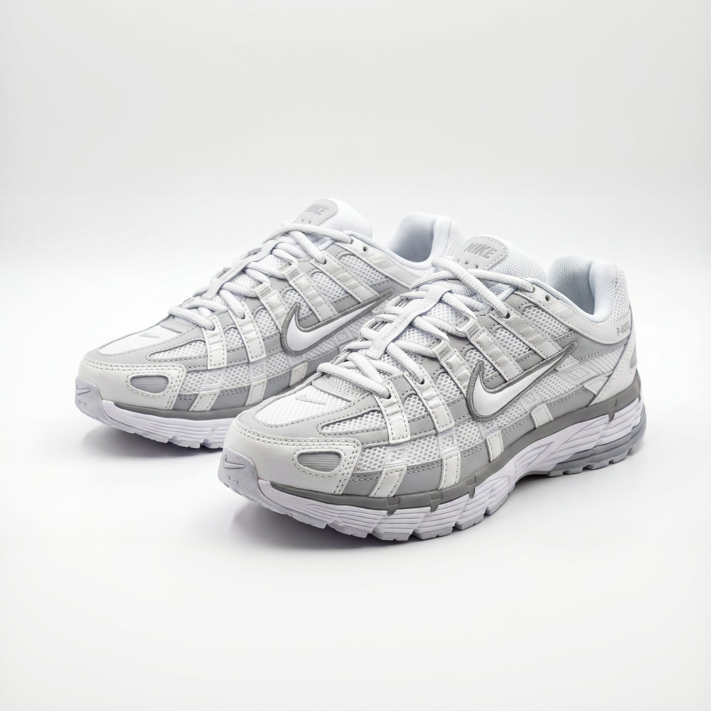 Nike P-6000  - Metallic Summit White/Pure Platinum